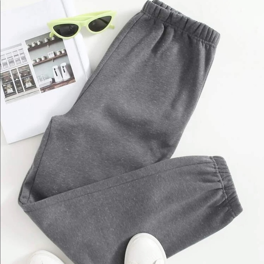 Elastic band sweats